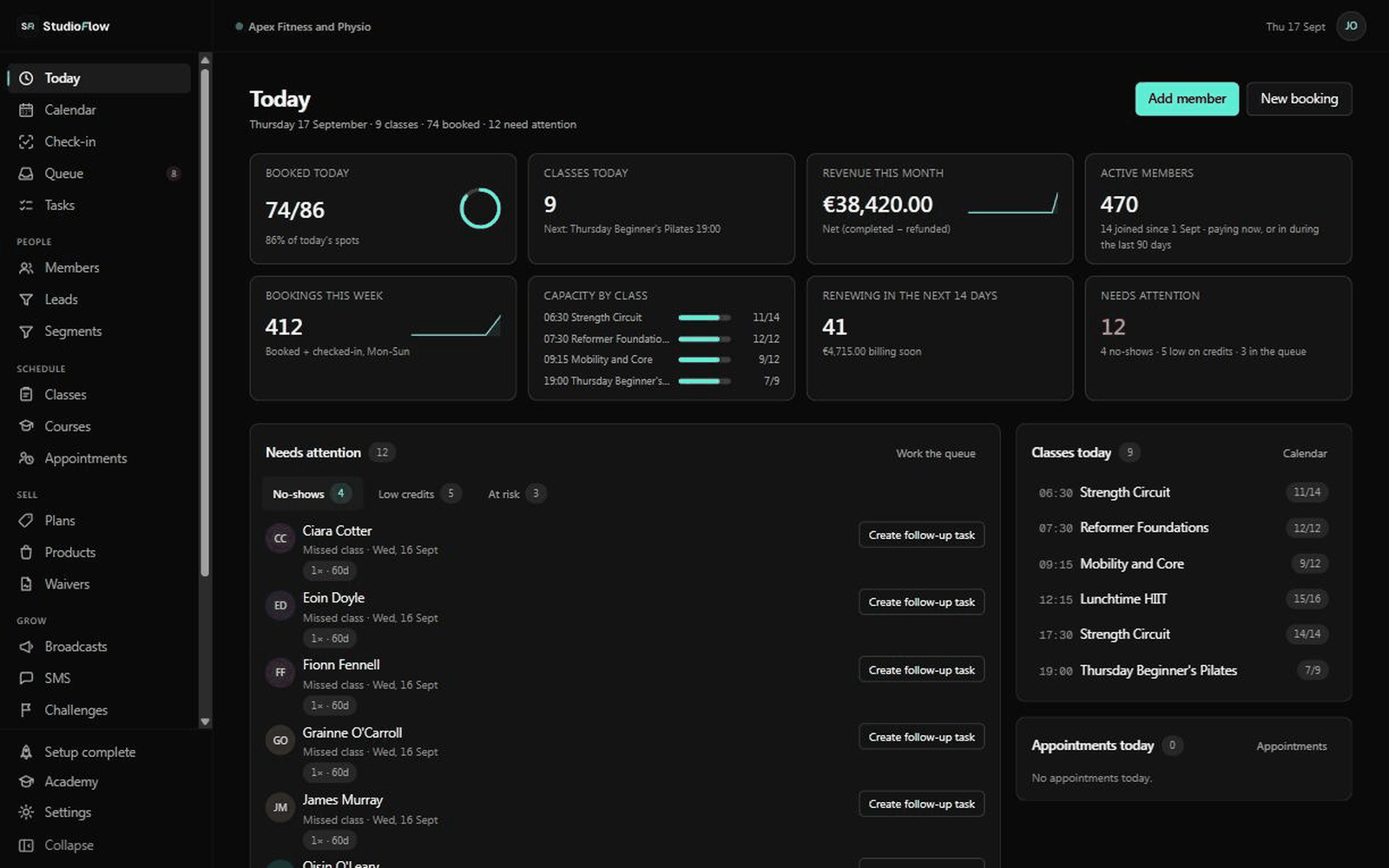 StudioFlow operator dashboard with revenue, attendance and today's classes